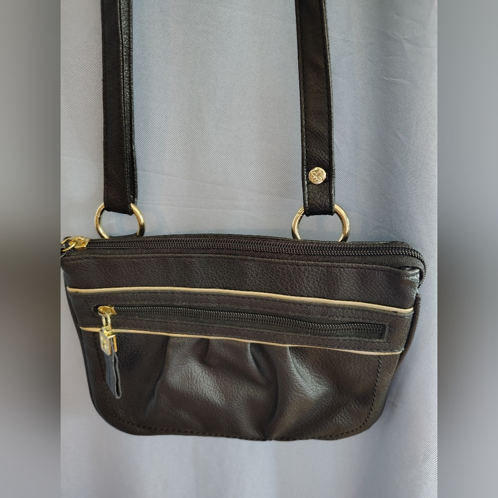 Relic Black Crossbody Purse Womens Faux Leather Organizer Shoulder Bag Gold Tone